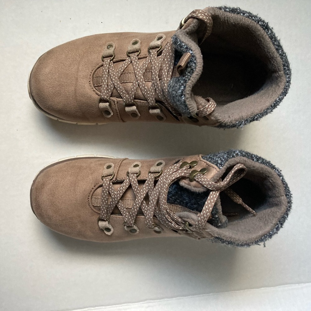 Skechers synergy woman water repellant winter/hiking boots